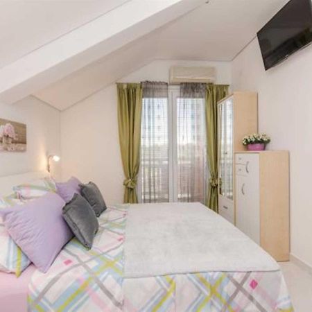Villa Flora Maris Apartments プリヴラカ エクステリア 写真