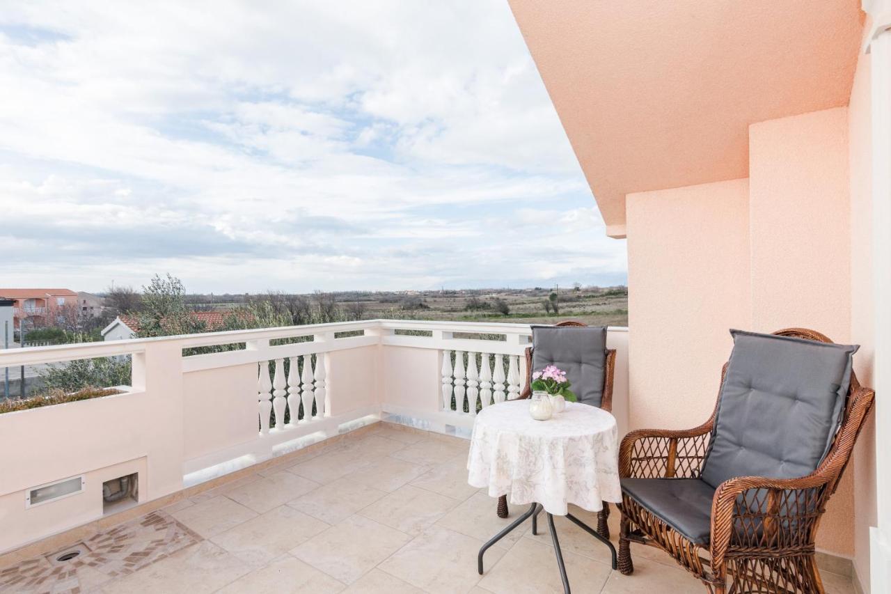 Villa Flora Maris Apartments プリヴラカ エクステリア 写真