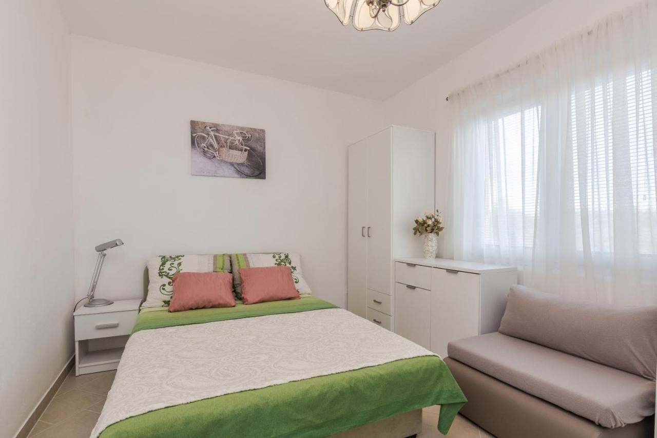 Villa Flora Maris Apartments プリヴラカ エクステリア 写真
