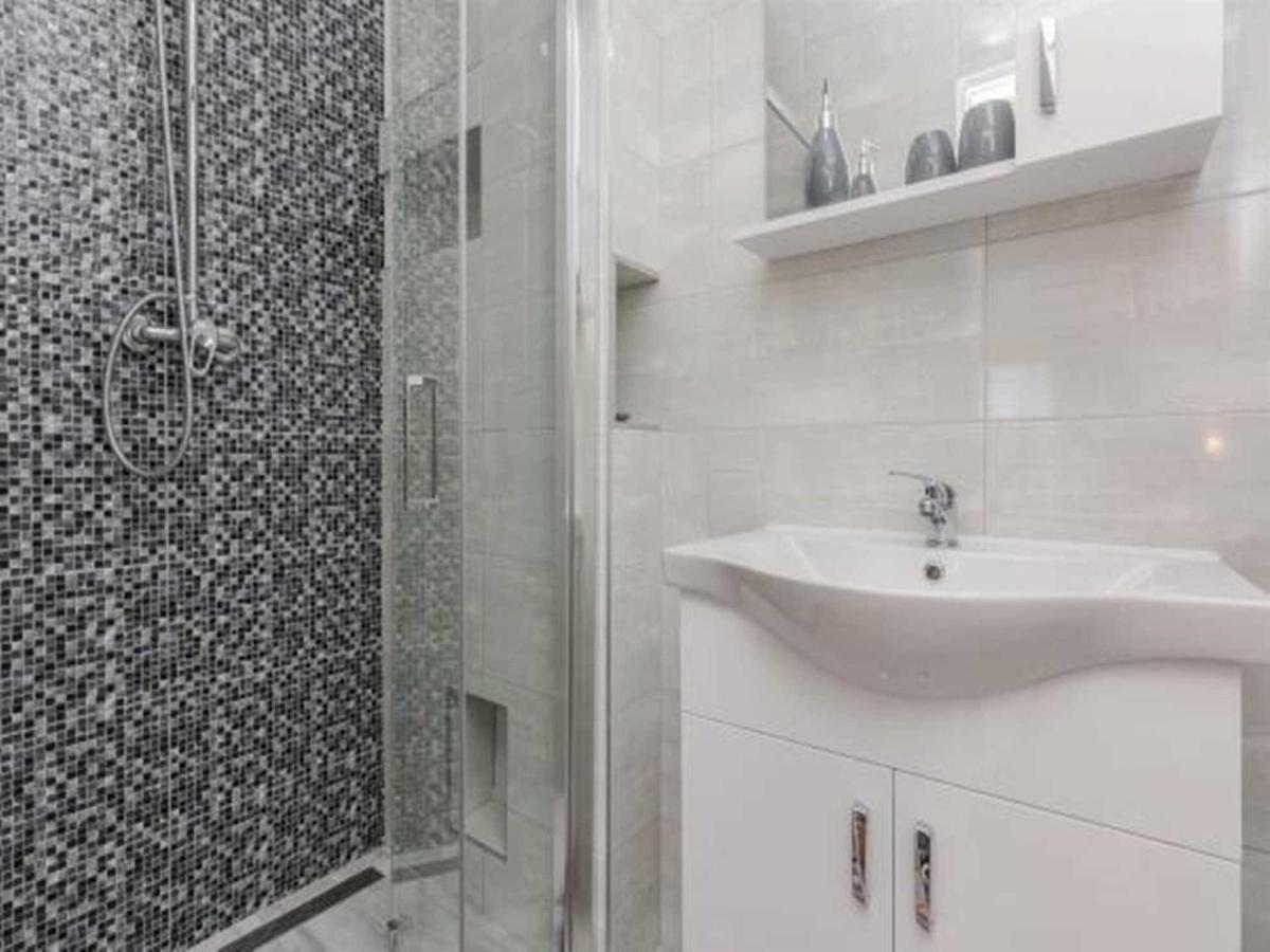 Villa Flora Maris Apartments プリヴラカ エクステリア 写真