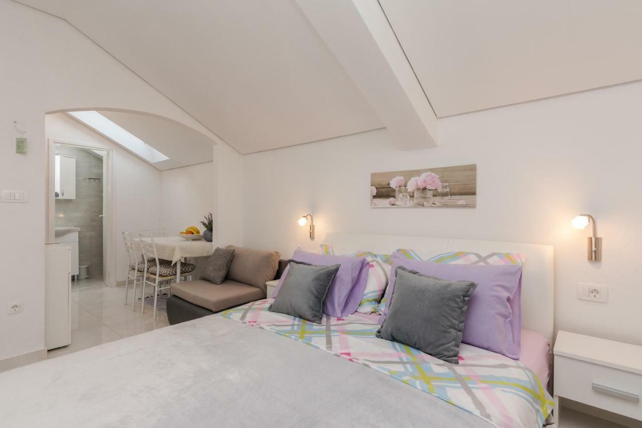 Villa Flora Maris Apartments プリヴラカ 部屋 写真