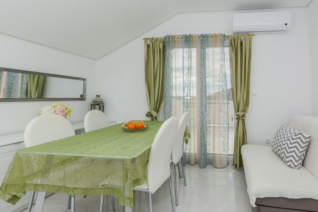 Villa Flora Maris Apartments プリヴラカ エクステリア 写真